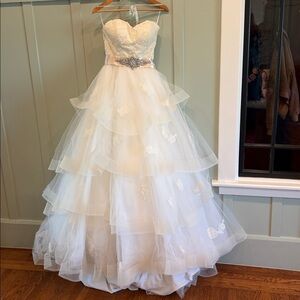 Anne Barge Wedding Dress – Size 8 – Tiered Tulle Ball Gown